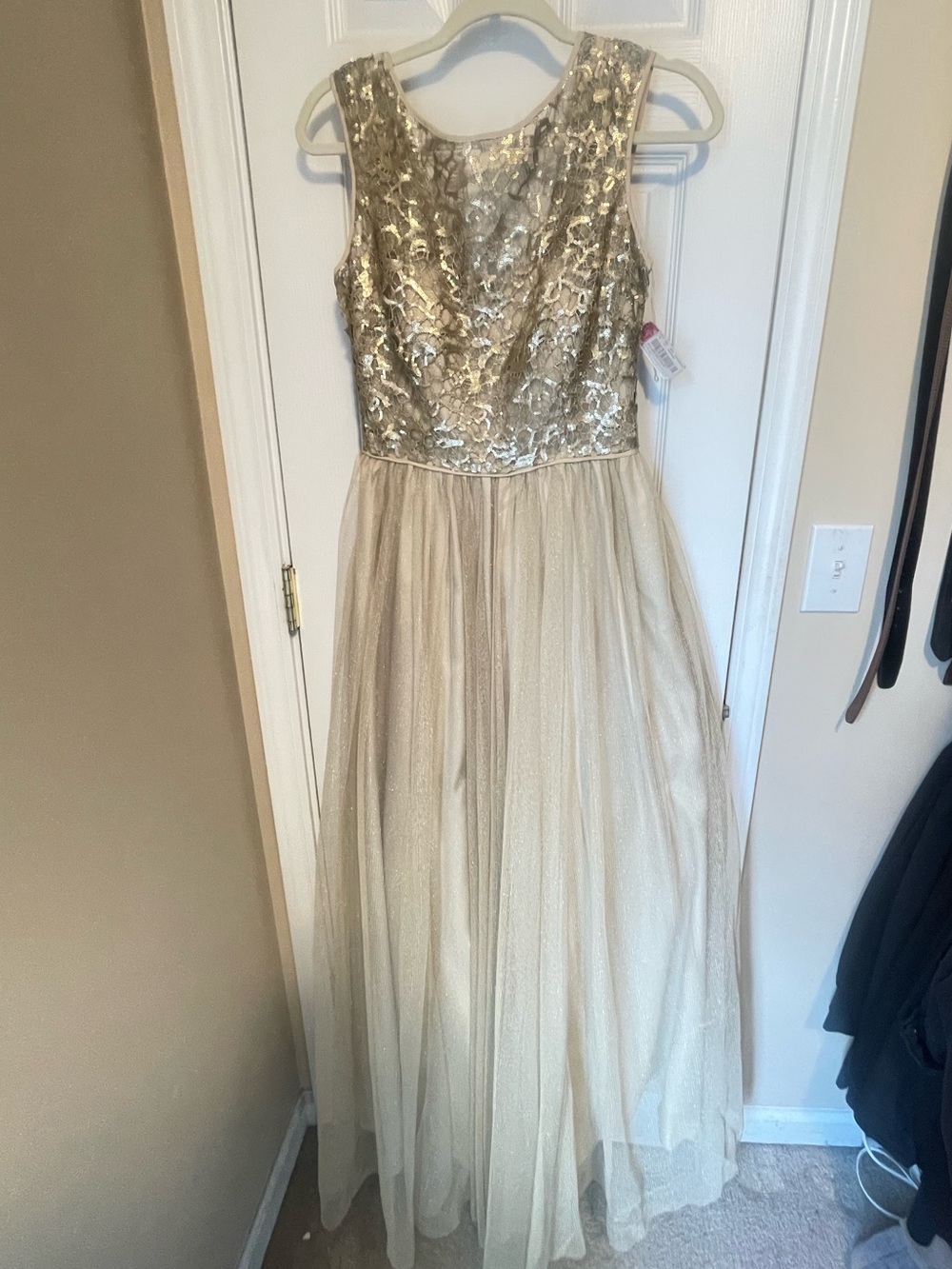 Aidan Mattox Gold Sequin Lace Tulle homecoming Dress size 6